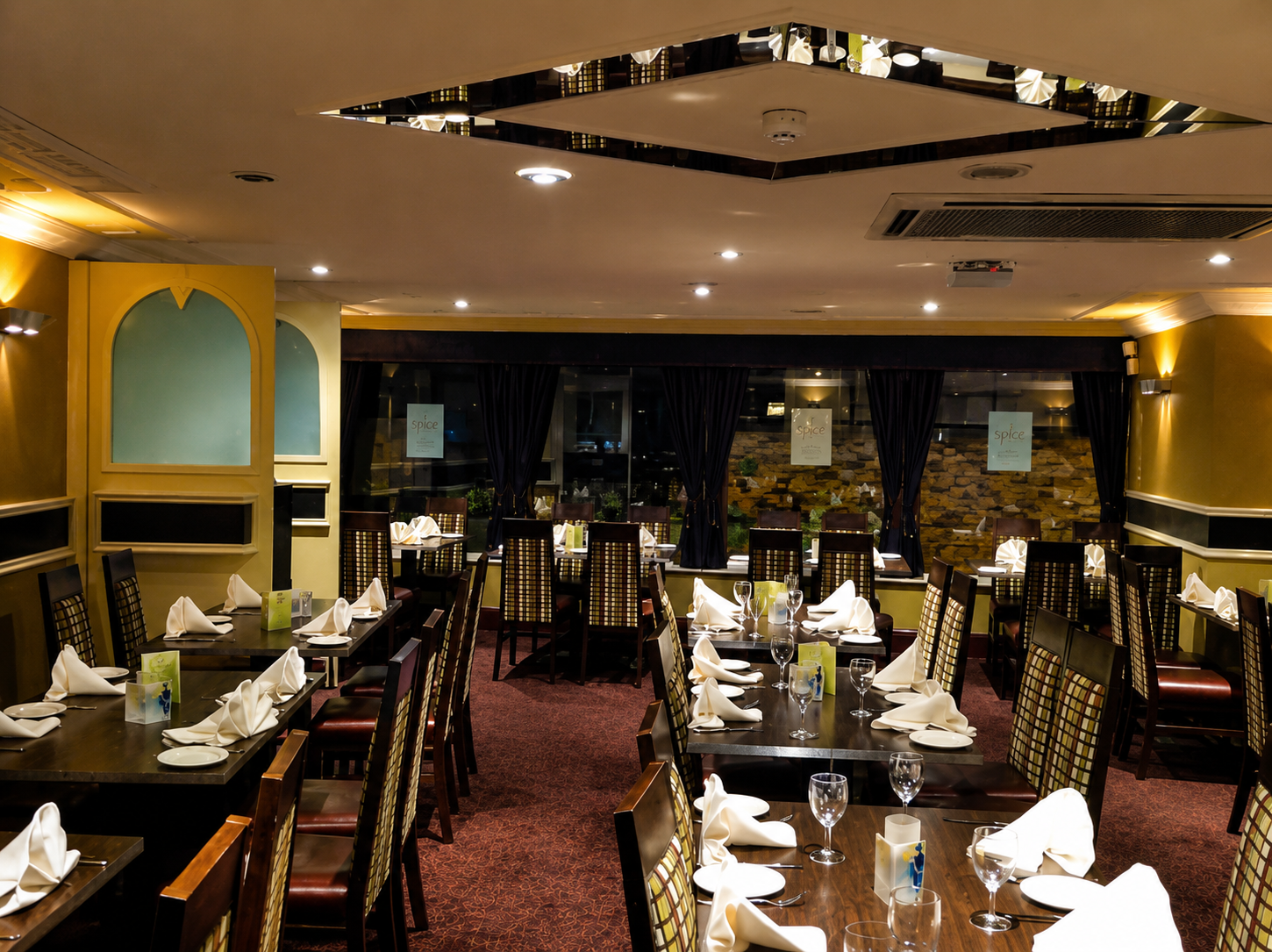 SOI Restaurant Interior